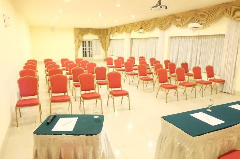 Hotel Indah Palace Tawangmangu Ngoại thất bức ảnh